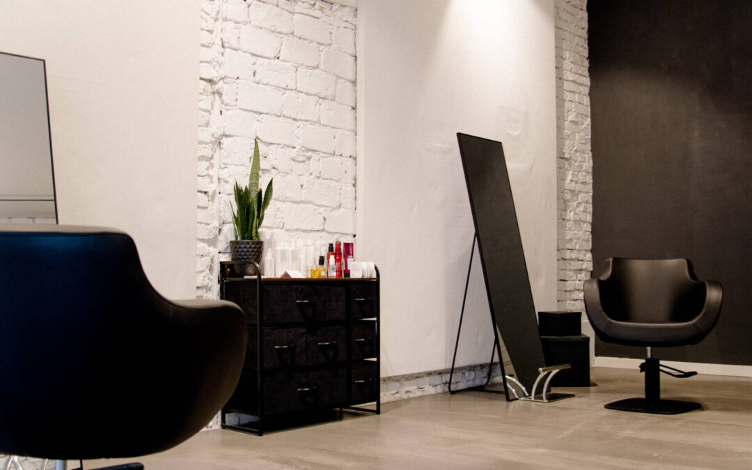 What do customers say about their experiences at Kieselbach Hair Make-Up Workshops?