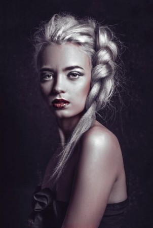 Photo: @Kuntergrau Kuntergrau (Tatjana Jule Schenk) Model: Belle H&M: Anja Kieselbach - Hair | Make-up | Workshops