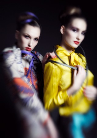 Photo: DONG-HA CHOE | PHOTOGRAPHY | Fashion: Yvonne Ziemens | Models: Sophie &Julia@Izaio | H&M: Anja Kieselbach